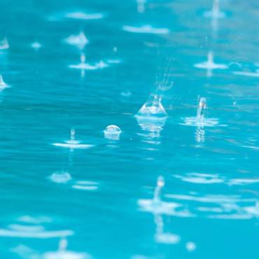 Comment la pluie affecte l’eau d’une piscine