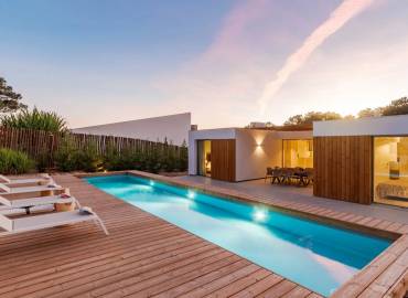 Habiller le contour d’une piscine : 10 idées